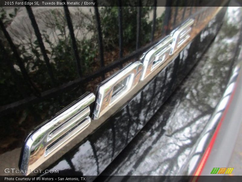 Tuxedo Black Metallic / Ebony 2015 Ford Edge SE