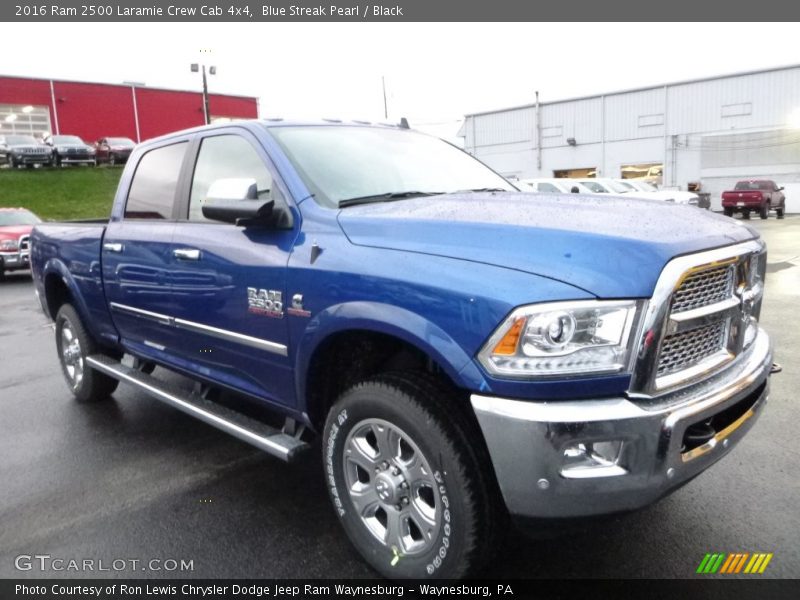 Front 3/4 View of 2016 2500 Laramie Crew Cab 4x4