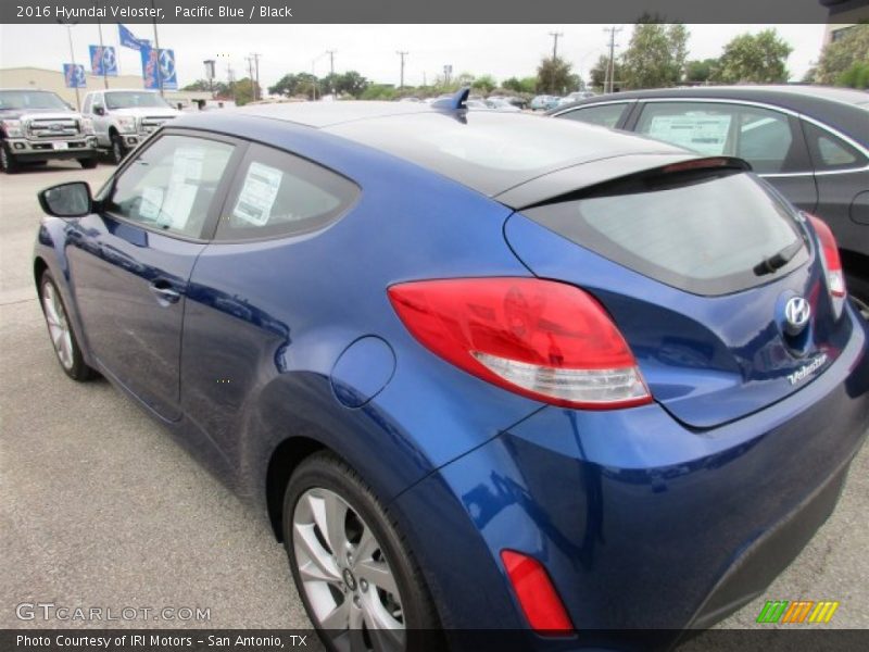 Pacific Blue / Black 2016 Hyundai Veloster