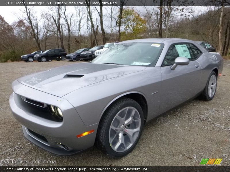 Front 3/4 View of 2016 Challenger R/T
