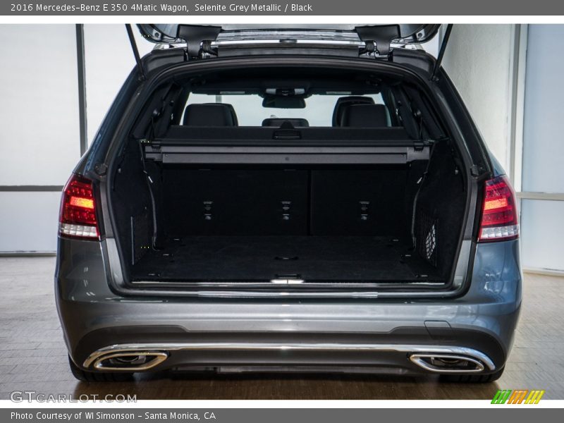  2016 E 350 4Matic Wagon Trunk