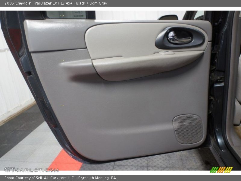 Black / Light Gray 2005 Chevrolet TrailBlazer EXT LS 4x4