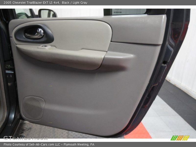 Black / Light Gray 2005 Chevrolet TrailBlazer EXT LS 4x4