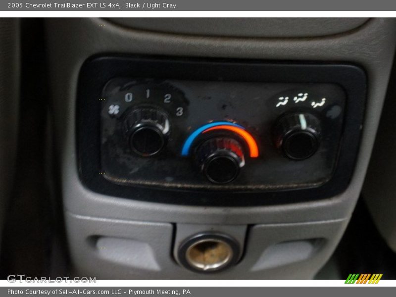 Black / Light Gray 2005 Chevrolet TrailBlazer EXT LS 4x4