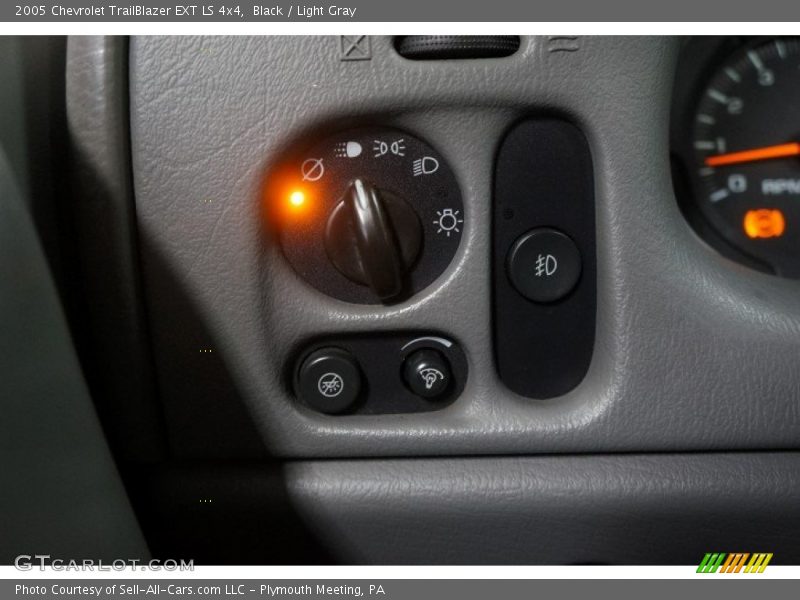 Black / Light Gray 2005 Chevrolet TrailBlazer EXT LS 4x4
