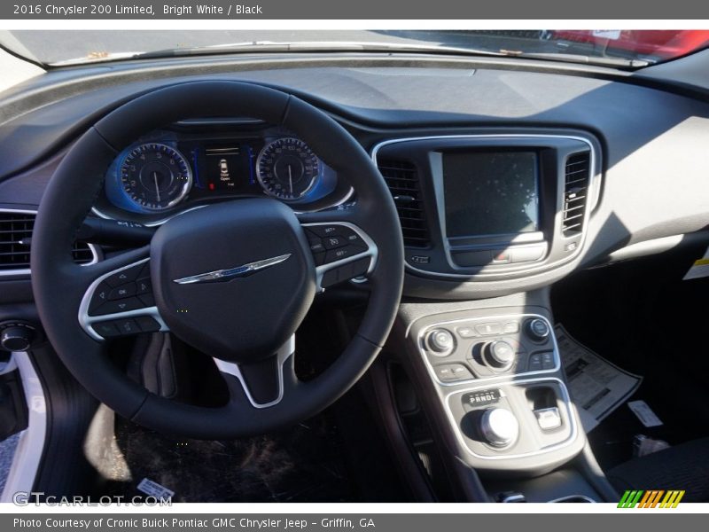 Bright White / Black 2016 Chrysler 200 Limited