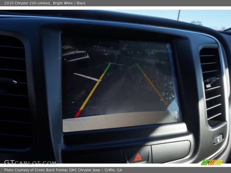 Bright White / Black 2016 Chrysler 200 Limited