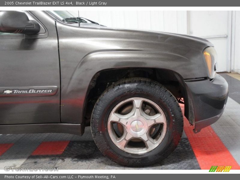 Black / Light Gray 2005 Chevrolet TrailBlazer EXT LS 4x4