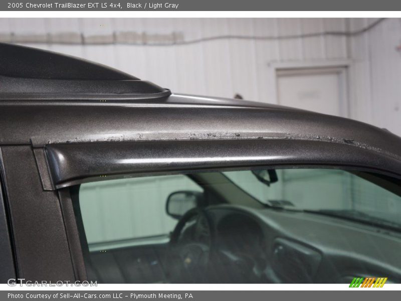 Black / Light Gray 2005 Chevrolet TrailBlazer EXT LS 4x4
