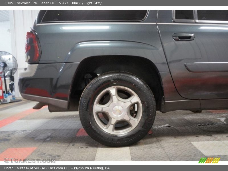 Black / Light Gray 2005 Chevrolet TrailBlazer EXT LS 4x4