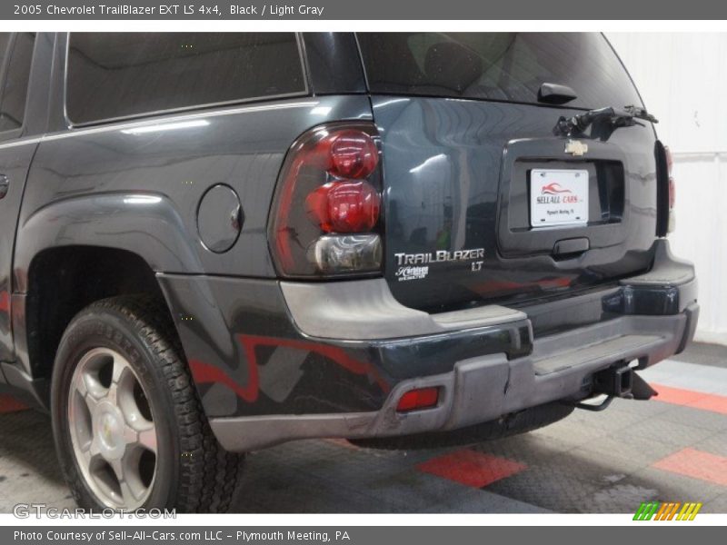 Black / Light Gray 2005 Chevrolet TrailBlazer EXT LS 4x4
