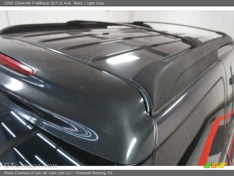 Black / Light Gray 2005 Chevrolet TrailBlazer EXT LS 4x4