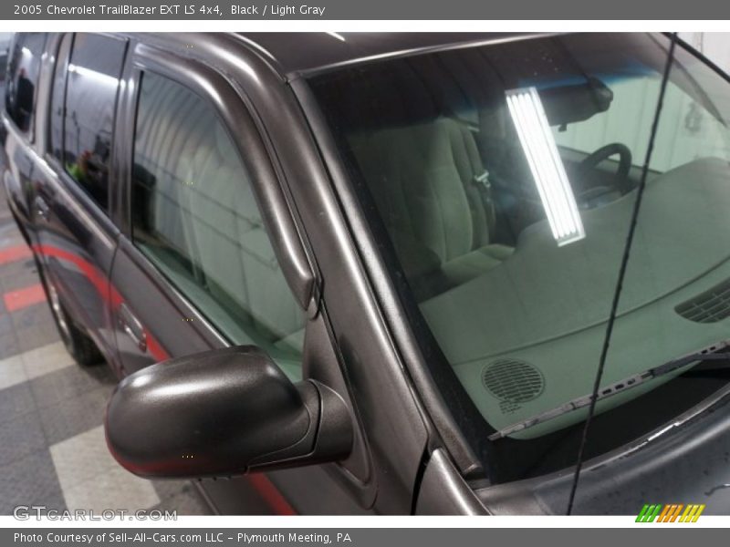 Black / Light Gray 2005 Chevrolet TrailBlazer EXT LS 4x4