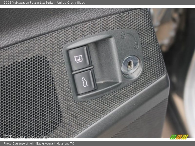 United Gray / Black 2008 Volkswagen Passat Lux Sedan