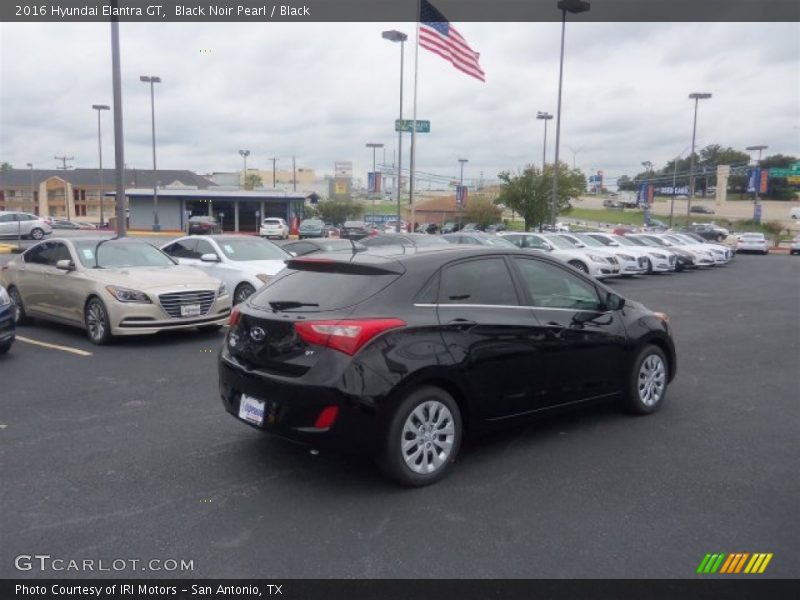 Black Noir Pearl / Black 2016 Hyundai Elantra GT