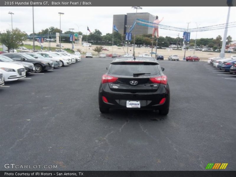 Black Noir Pearl / Black 2016 Hyundai Elantra GT