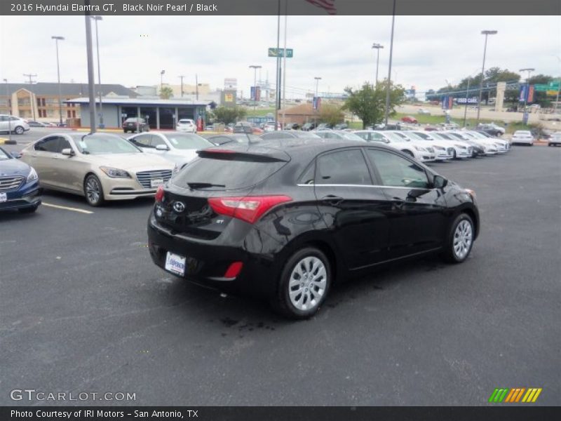 Black Noir Pearl / Black 2016 Hyundai Elantra GT