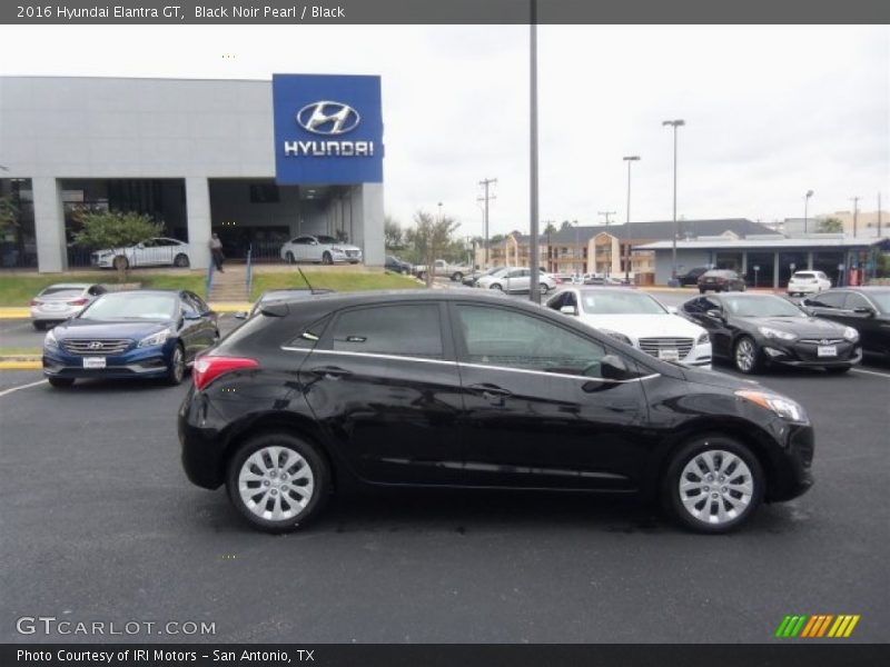 Black Noir Pearl / Black 2016 Hyundai Elantra GT
