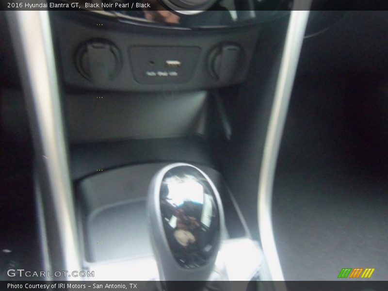 Black Noir Pearl / Black 2016 Hyundai Elantra GT