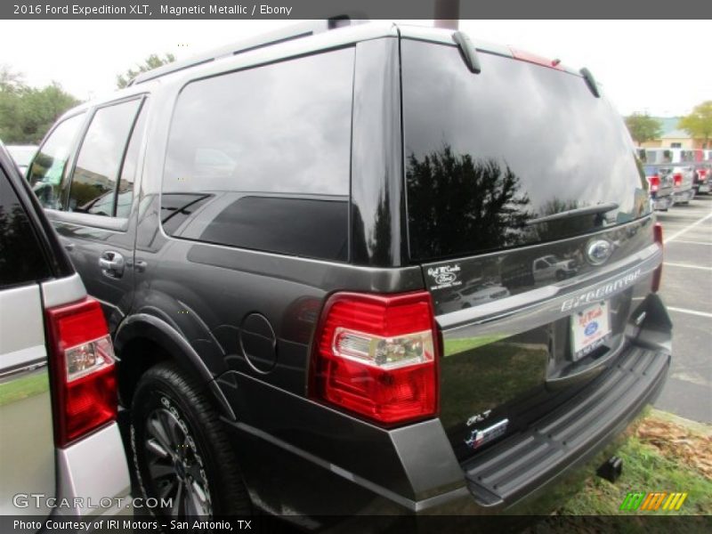 Magnetic Metallic / Ebony 2016 Ford Expedition XLT