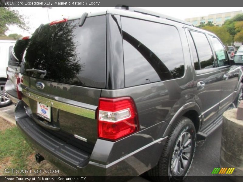 Magnetic Metallic / Ebony 2016 Ford Expedition XLT
