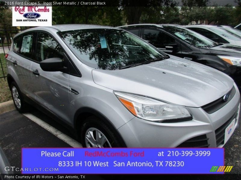 Ingot Silver Metallic / Charcoal Black 2016 Ford Escape S