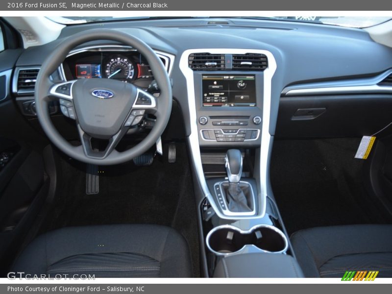 Magnetic Metallic / Charcoal Black 2016 Ford Fusion SE