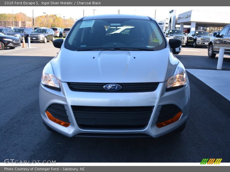 Ingot Silver Metallic / Charcoal Black 2016 Ford Escape S