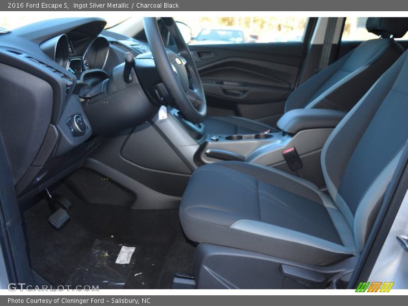 Ingot Silver Metallic / Charcoal Black 2016 Ford Escape S