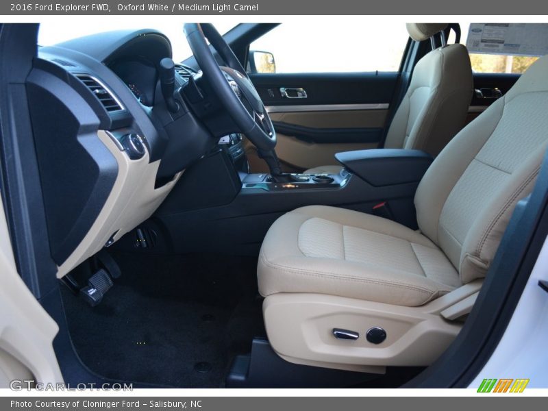 Oxford White / Medium Light Camel 2016 Ford Explorer FWD