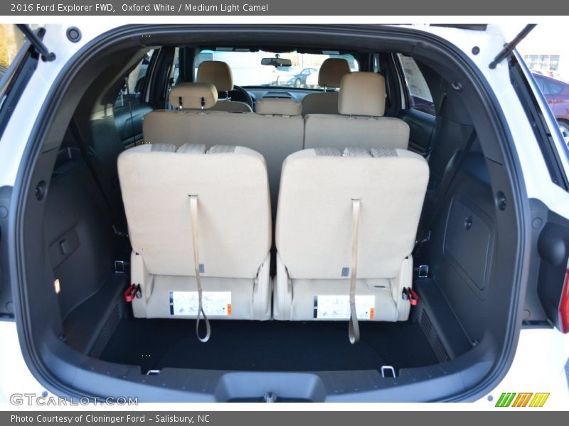 Oxford White / Medium Light Camel 2016 Ford Explorer FWD