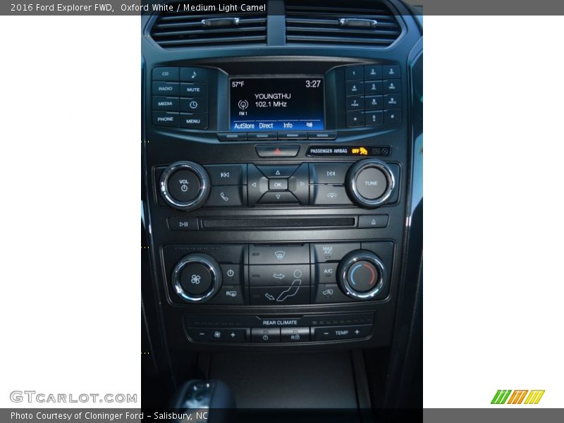 Oxford White / Medium Light Camel 2016 Ford Explorer FWD