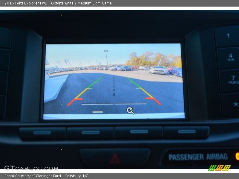 Oxford White / Medium Light Camel 2016 Ford Explorer FWD