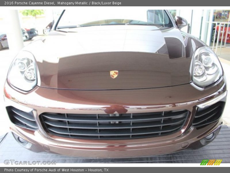 Mahogany Metallic / Black/Luxor Beige 2016 Porsche Cayenne Diesel