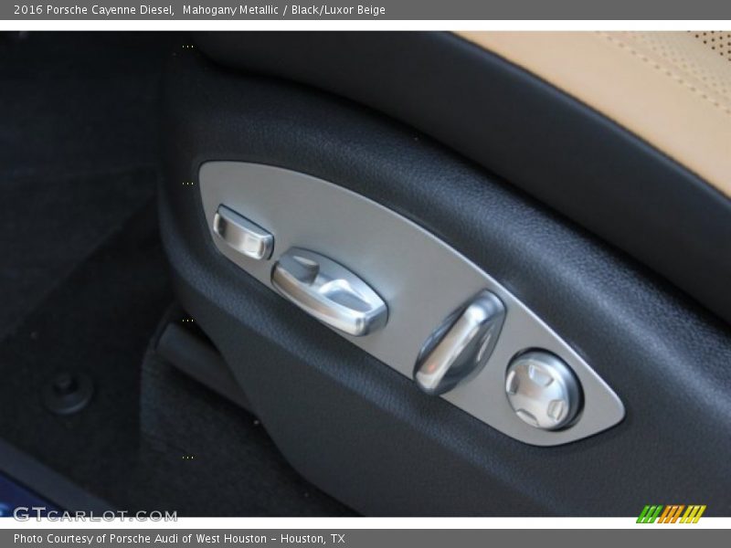 Mahogany Metallic / Black/Luxor Beige 2016 Porsche Cayenne Diesel