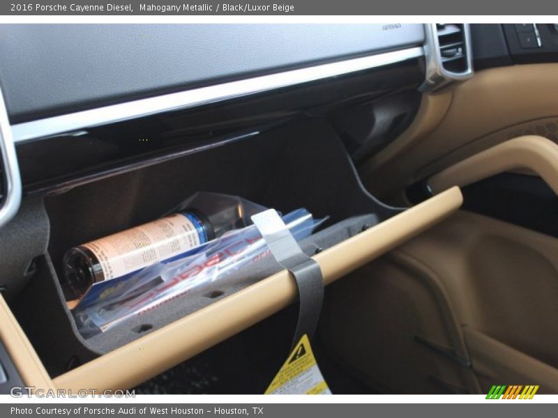 Mahogany Metallic / Black/Luxor Beige 2016 Porsche Cayenne Diesel