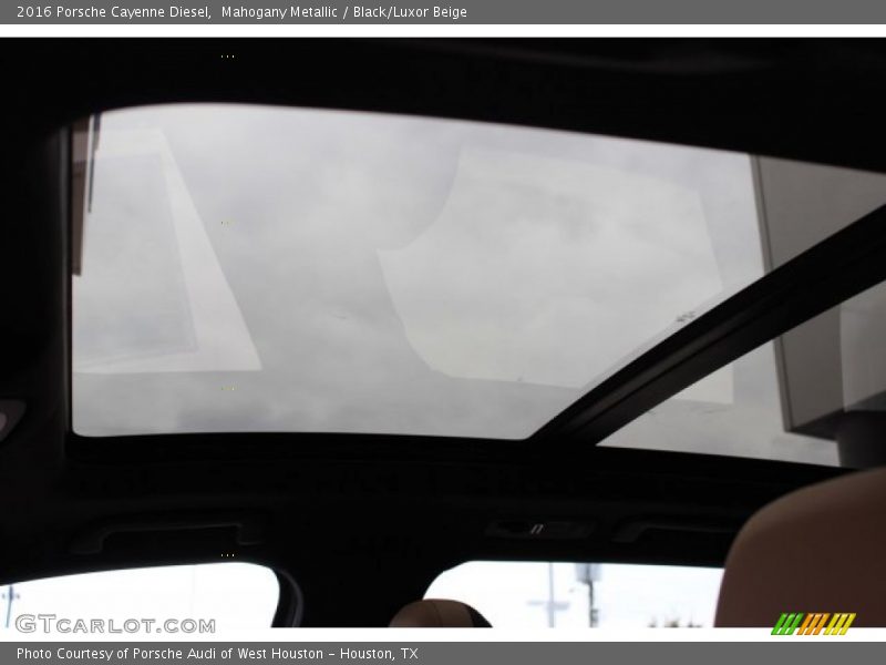 Mahogany Metallic / Black/Luxor Beige 2016 Porsche Cayenne Diesel