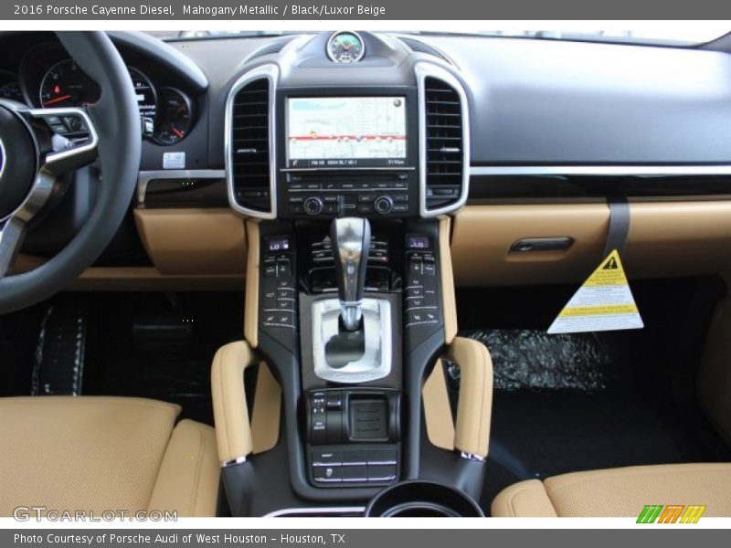 Mahogany Metallic / Black/Luxor Beige 2016 Porsche Cayenne Diesel