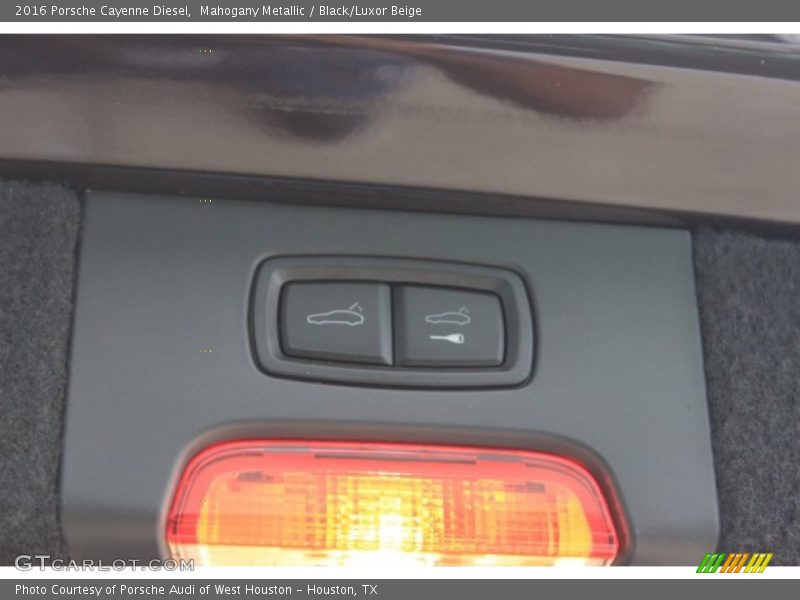 Mahogany Metallic / Black/Luxor Beige 2016 Porsche Cayenne Diesel