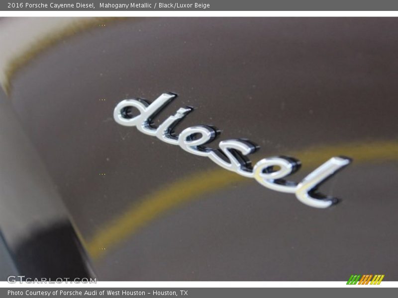Mahogany Metallic / Black/Luxor Beige 2016 Porsche Cayenne Diesel