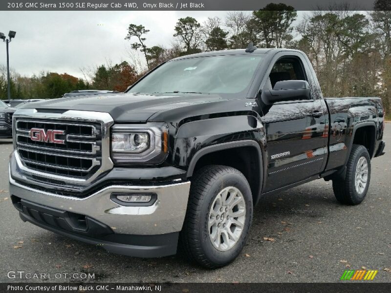 Front 3/4 View of 2016 Sierra 1500 SLE Regular Cab 4WD