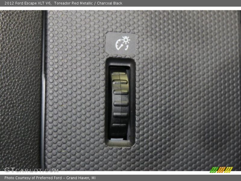 Toreador Red Metallic / Charcoal Black 2012 Ford Escape XLT V6