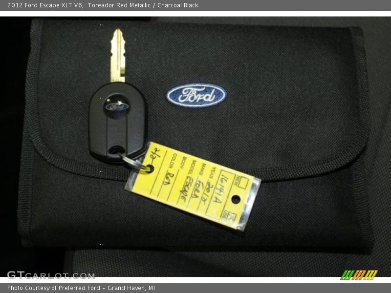 Toreador Red Metallic / Charcoal Black 2012 Ford Escape XLT V6