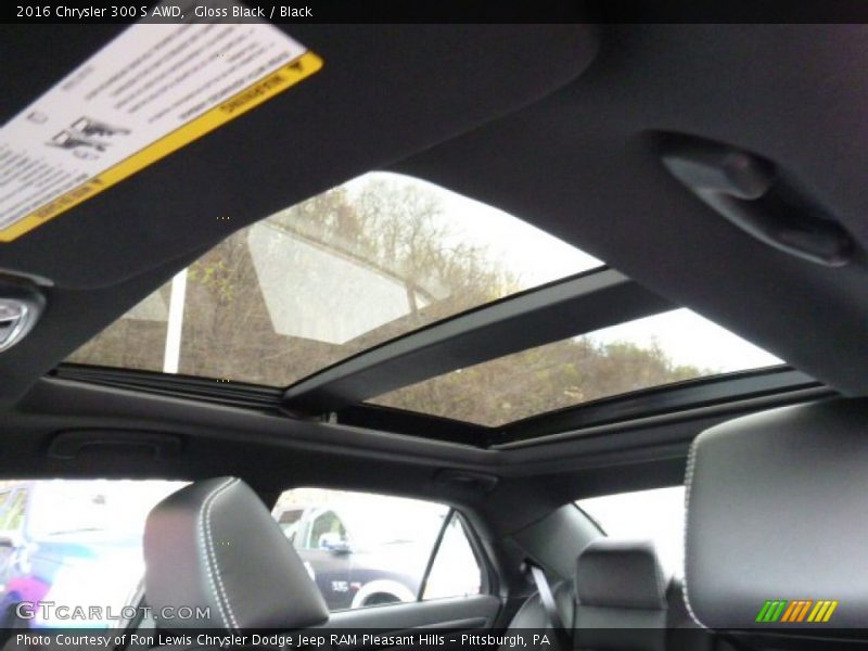 Sunroof of 2016 300 S AWD