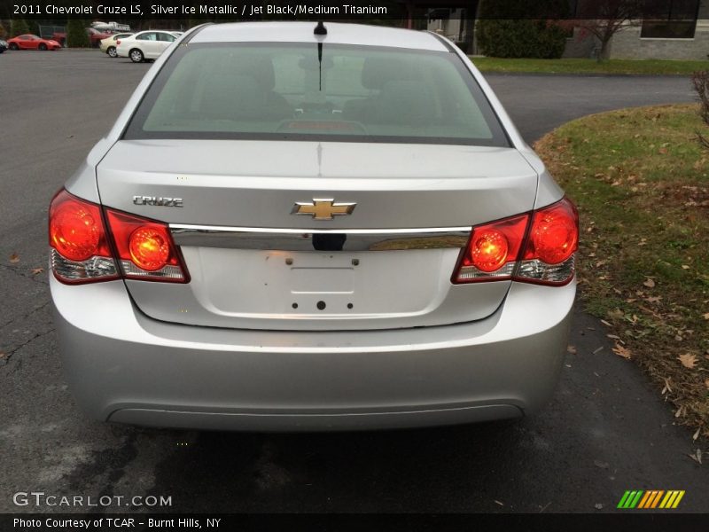 Silver Ice Metallic / Jet Black/Medium Titanium 2011 Chevrolet Cruze LS