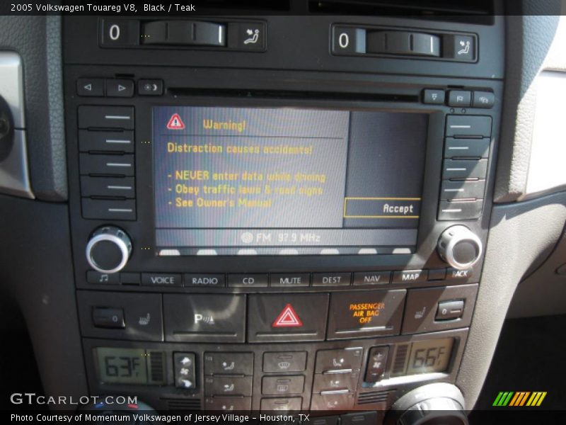 Black / Teak 2005 Volkswagen Touareg V8