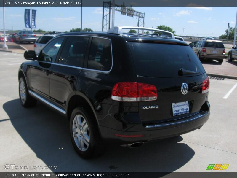 Black / Teak 2005 Volkswagen Touareg V8