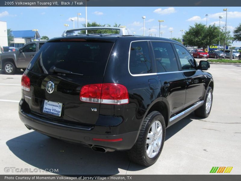 Black / Teak 2005 Volkswagen Touareg V8