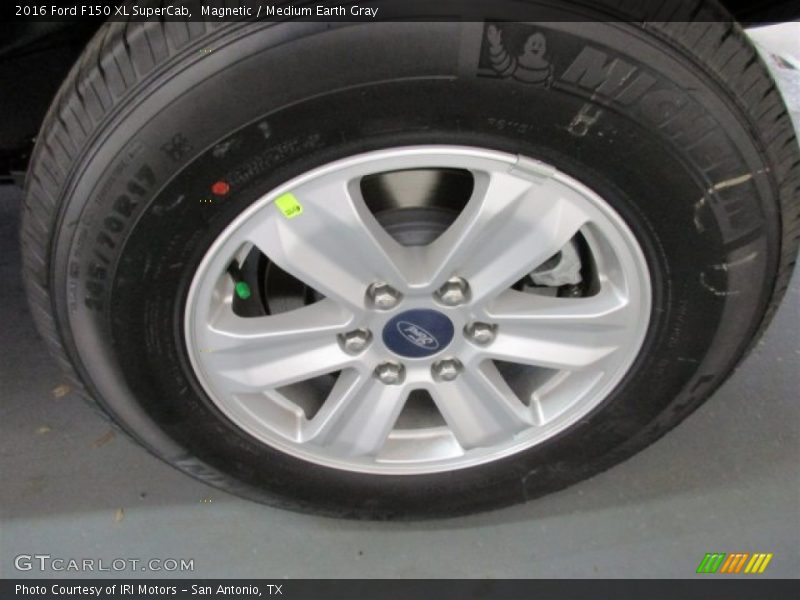 Magnetic / Medium Earth Gray 2016 Ford F150 XL SuperCab