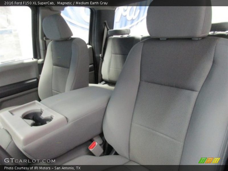 Magnetic / Medium Earth Gray 2016 Ford F150 XL SuperCab